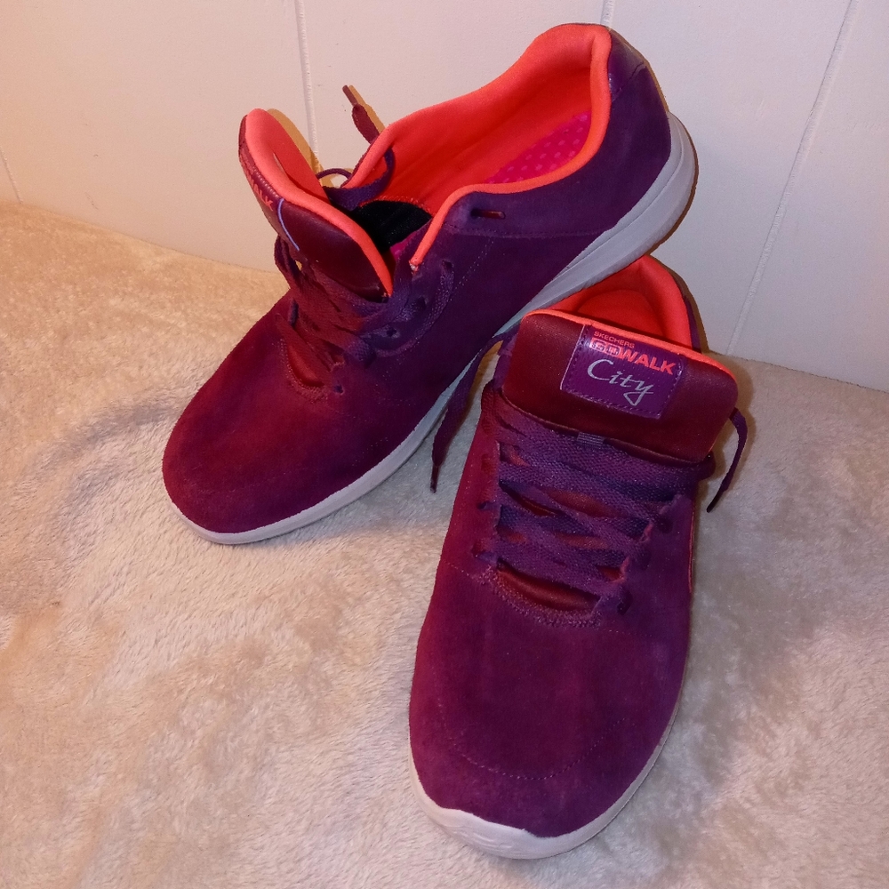 Skechers tennis shoes size 11 in Red